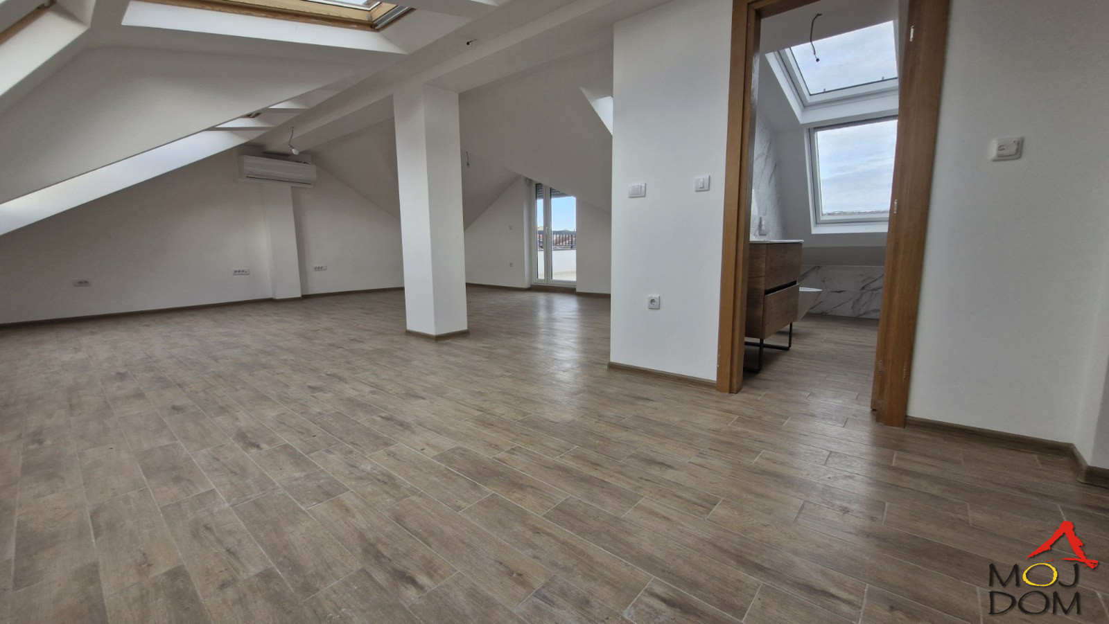 Stan,NOVI SAD,ŠARENGRAD,kv: 100, € 139000, ID: 1029623 3