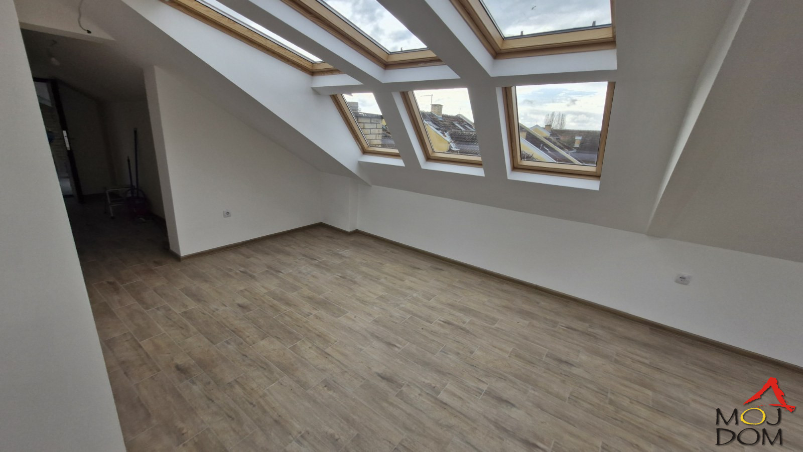 Stan,NOVI SAD,ŠARENGRAD,kv: 100, € 139000, ID: 1029623 8