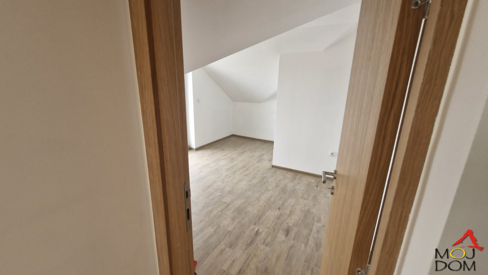 Stan,NOVI SAD,ŠARENGRAD,kv: 100, € 139000, ID: 1029623 13