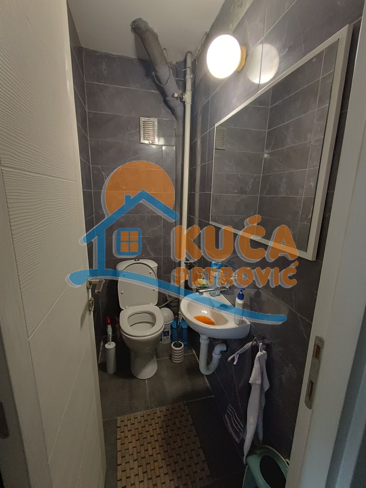 Trosoban stan, 74 m2, Bulevar Nemanjića, Bulevar Nemanjića ID: i-013422 1