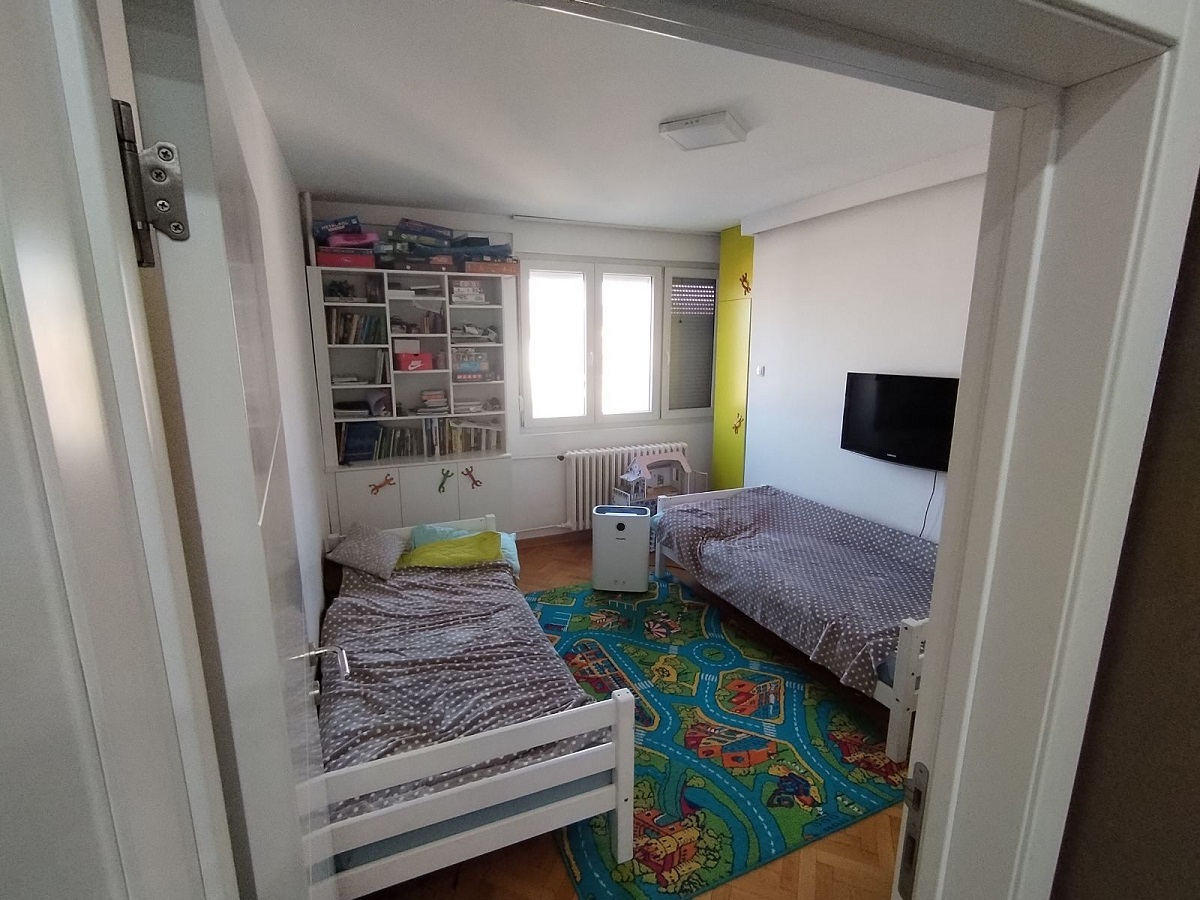 Renoviran 3 0 stan na Lionu Radoja Domanovića 64m2 2