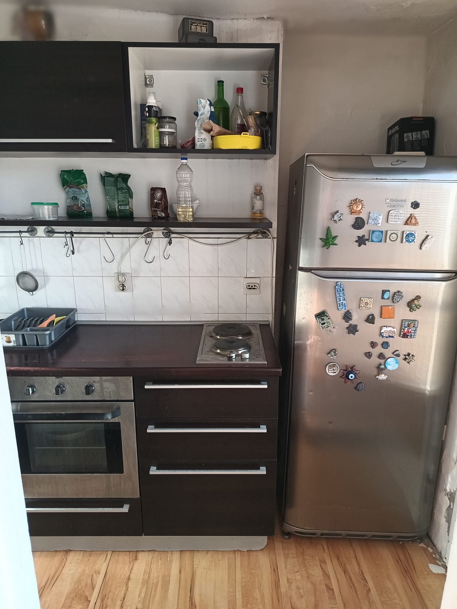 Prodajemo 5 0 stan u centru  Kosovska  98m2  za renoviranje 4