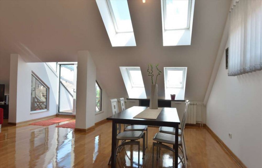 Izuzetan  luksuzan stan  na ekskluzivnoj lokaciji Vracara 15