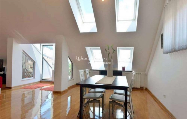 Izuzetan  luksuzan stan  na ekskluzivnoj lokaciji Vracara 12