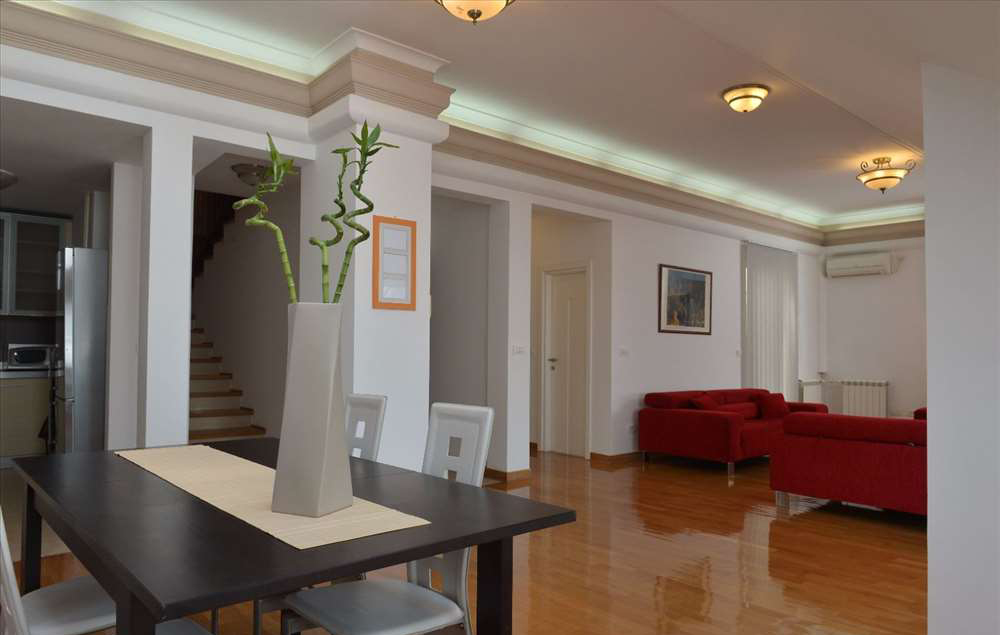 Izuzetan  luksuzan stan  na ekskluzivnoj lokaciji Vracara 2