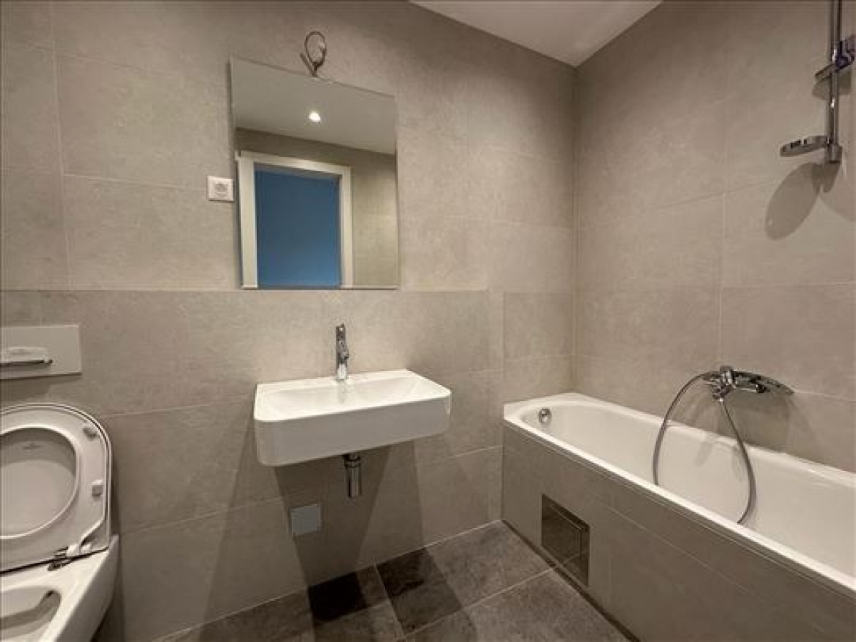 Izdavanje  K District  neuseljavan  lux  garaža Dorcol Centar 5