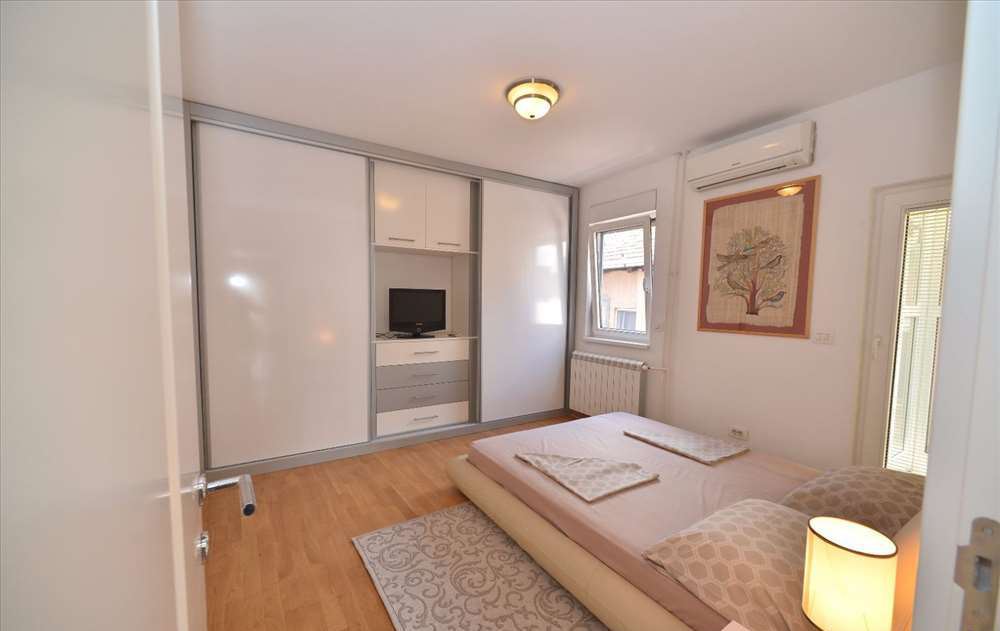 Izuzetan  luksuzan stan  na ekskluzivnoj lokaciji Vracara 8