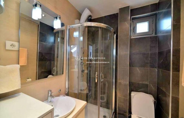 Izuzetan  luksuzan stan  na ekskluzivnoj lokaciji Vracara 10