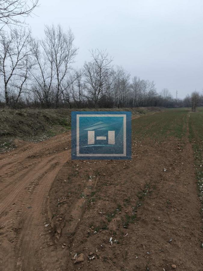 Građevinsko zemljište na 150m od glavnog puta Ćuprija-Jagodina 3