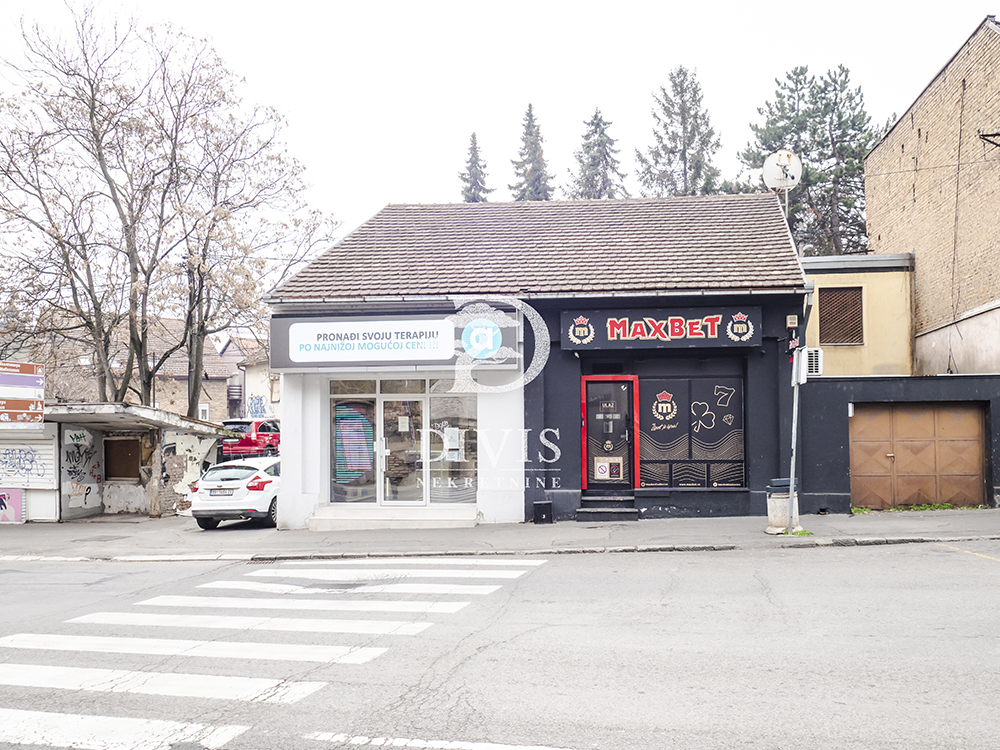 Prodajemo kuću  133m2  Trg Branka Radičevića 1