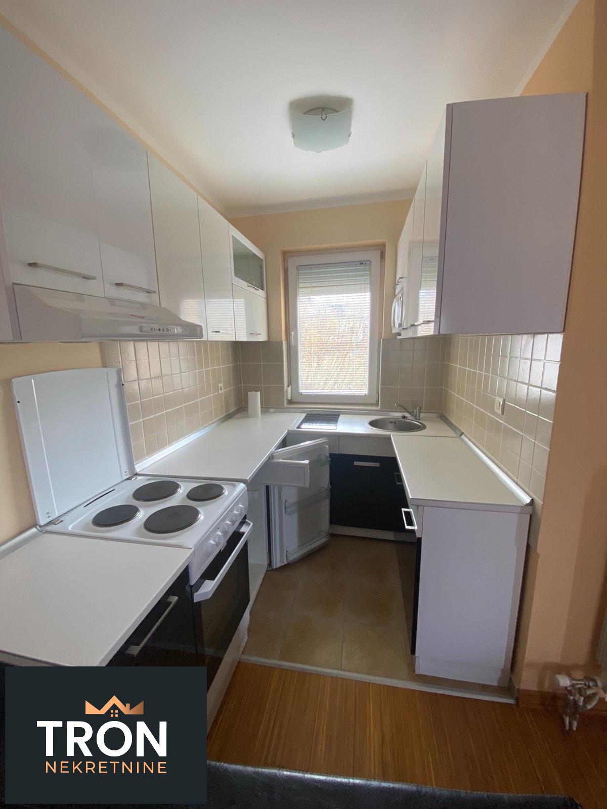 Komforan jednosoban stan na 300m od mosta ljubavi  53m2 3