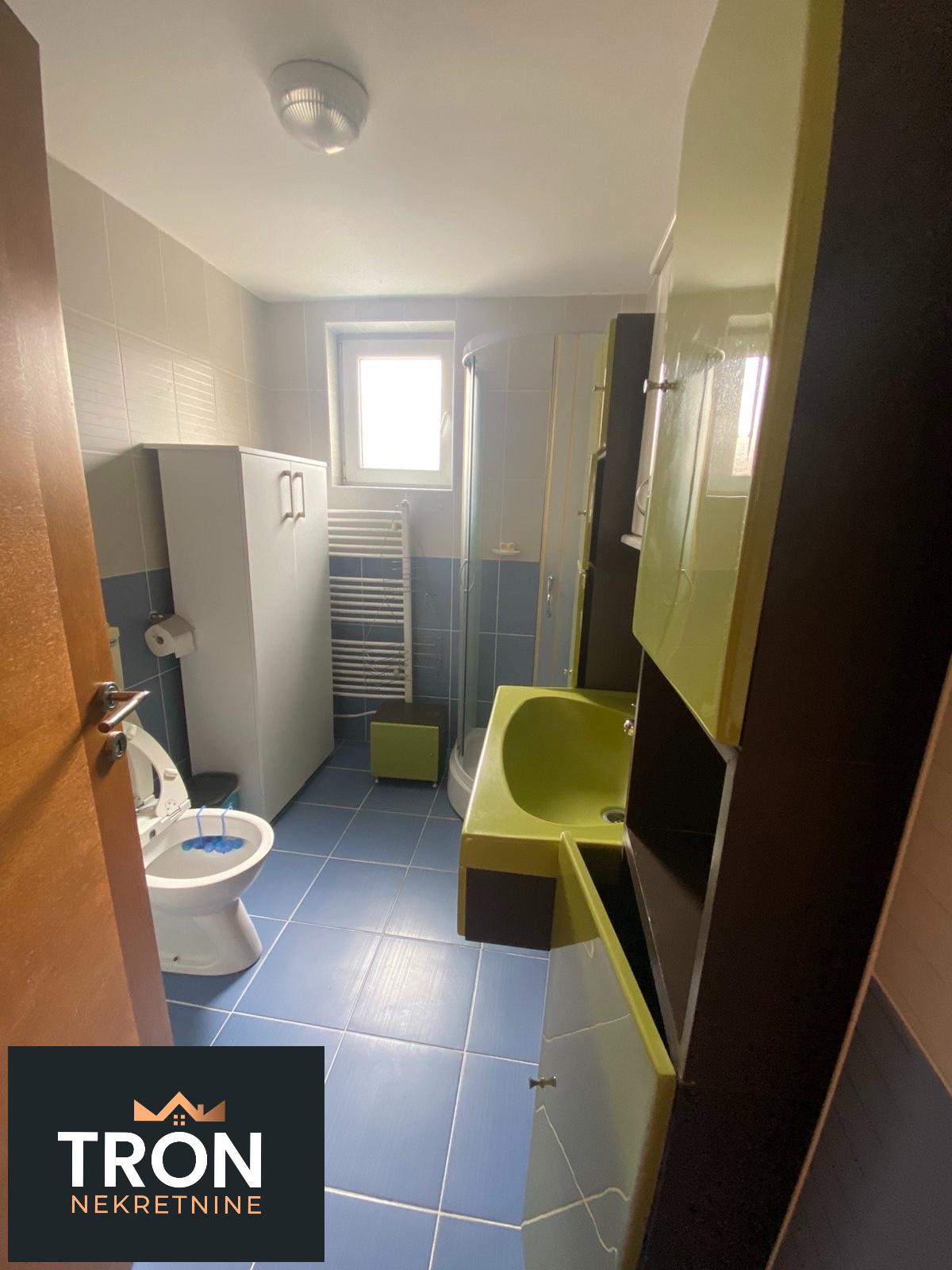 Komforan jednosoban stan na 300m od mosta ljubavi  53m2 5