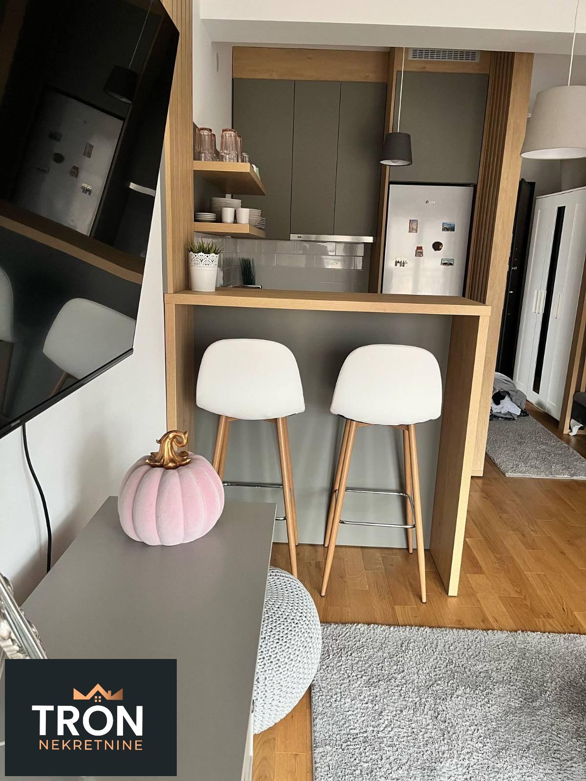 Luksuzna garsonjera kod kružnog toka 24m2 3