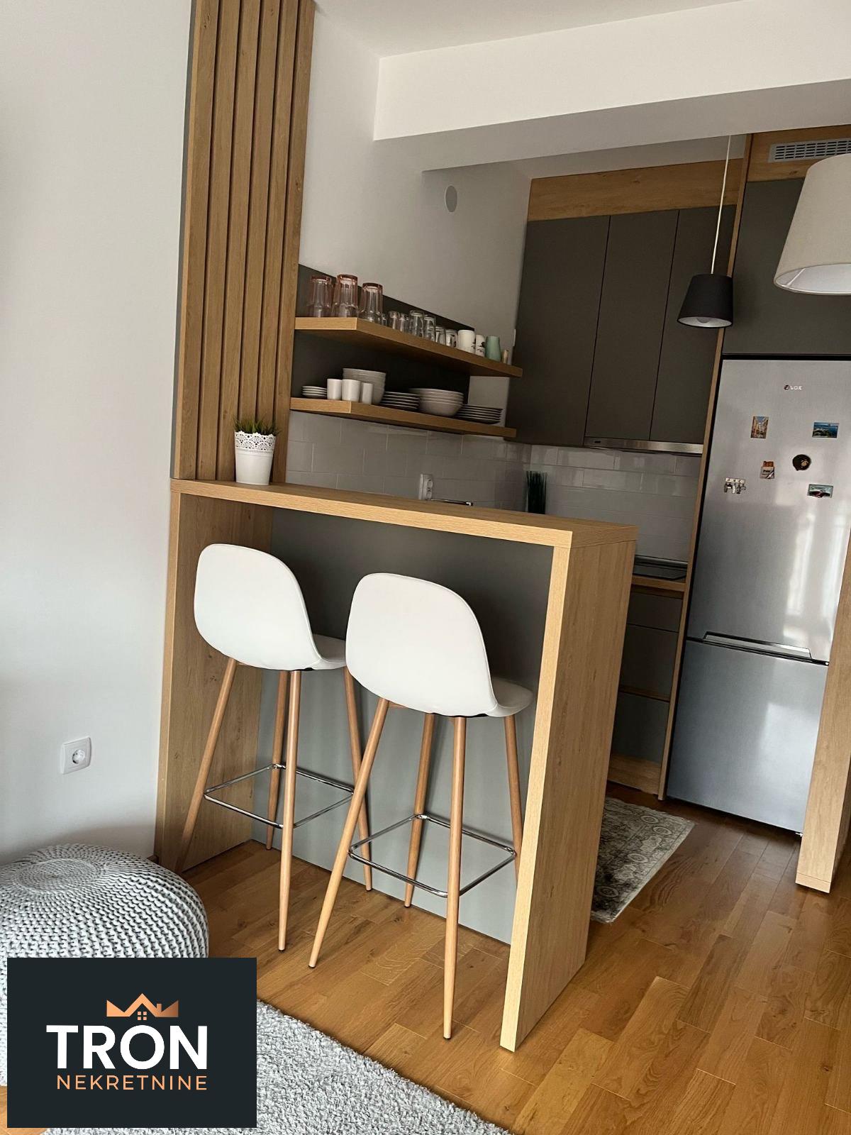 Luksuzna garsonjera kod kružnog toka 24m2 4