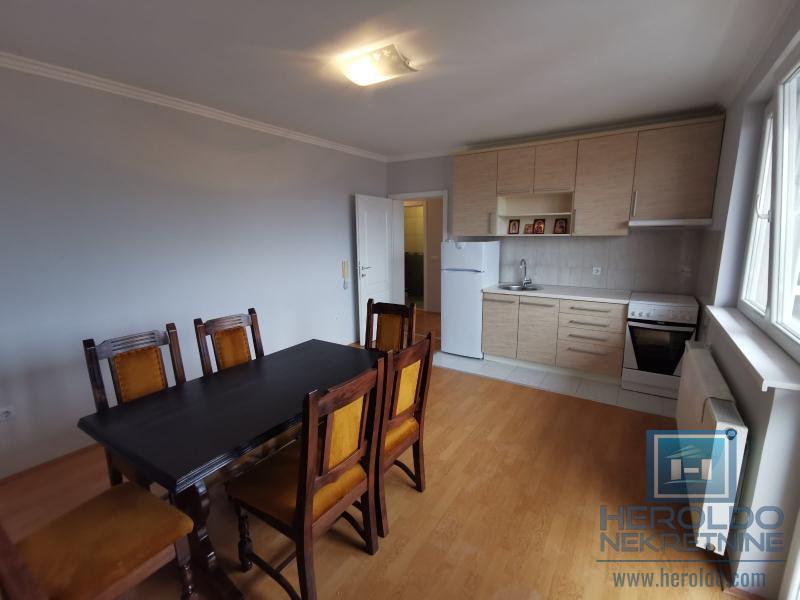 STAN SA DVE SPAVAĆE SOBE 3