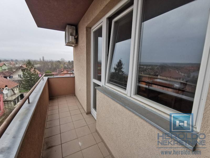 STAN SA DVE SPAVAĆE SOBE 6