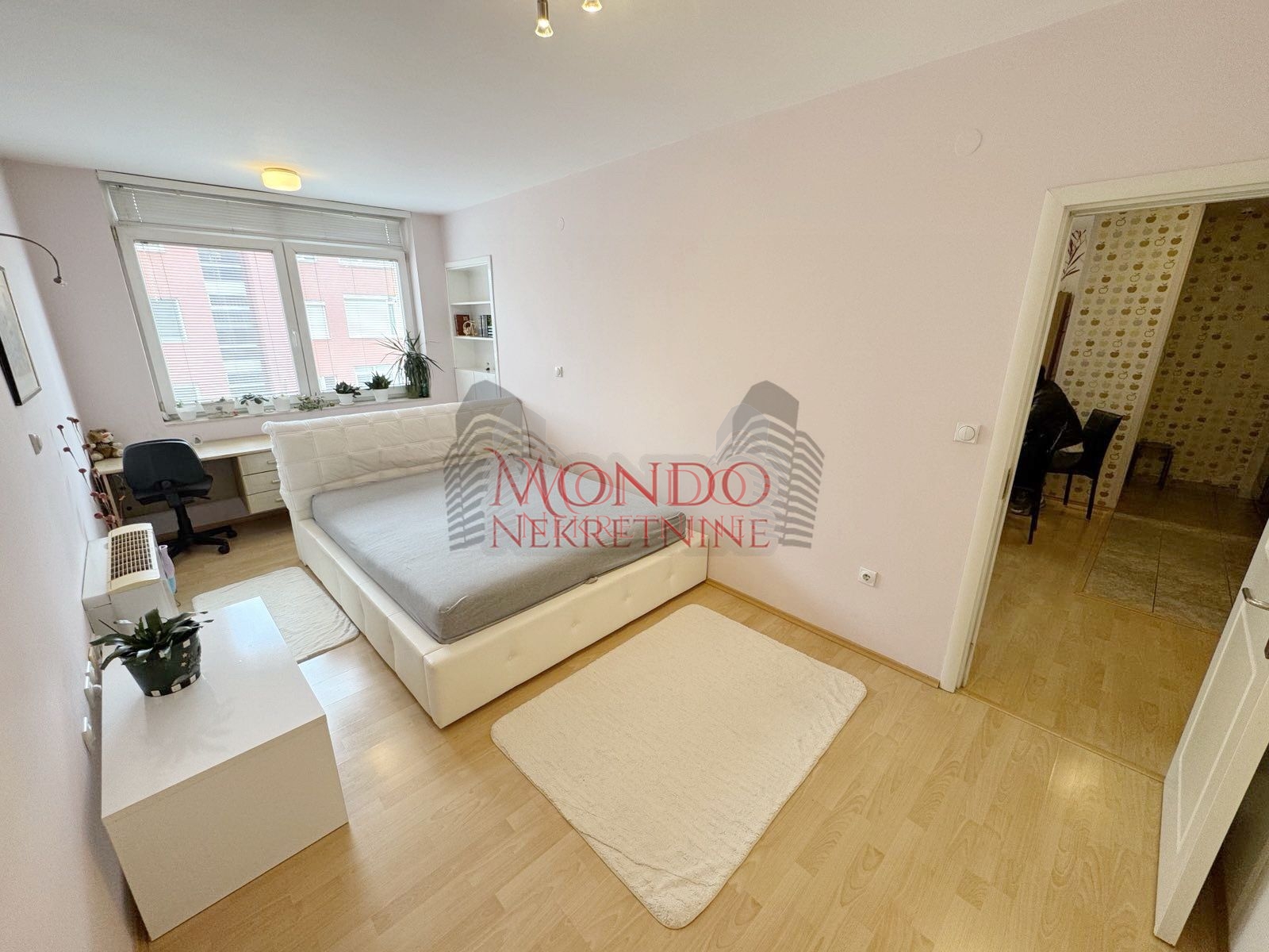 Jednoiposoban stan u Duvanistu, Magdon 6