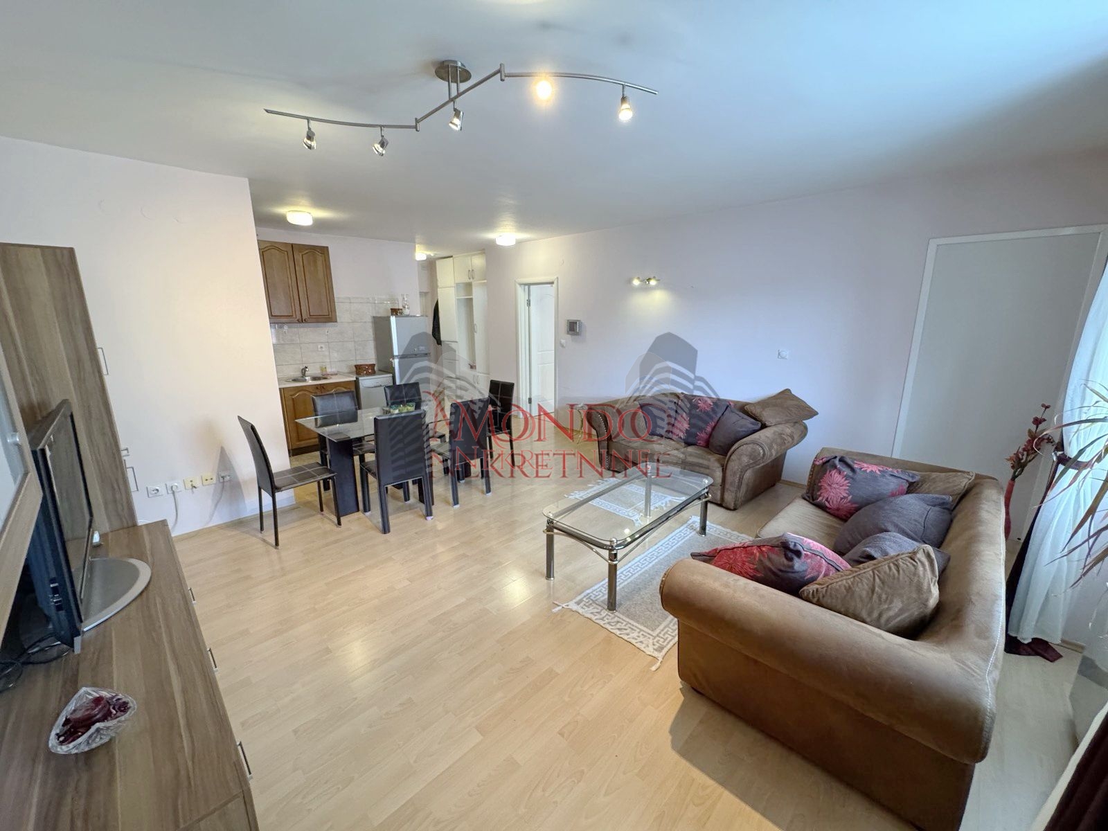 Jednoiposoban stan u Duvanistu, Magdon 2