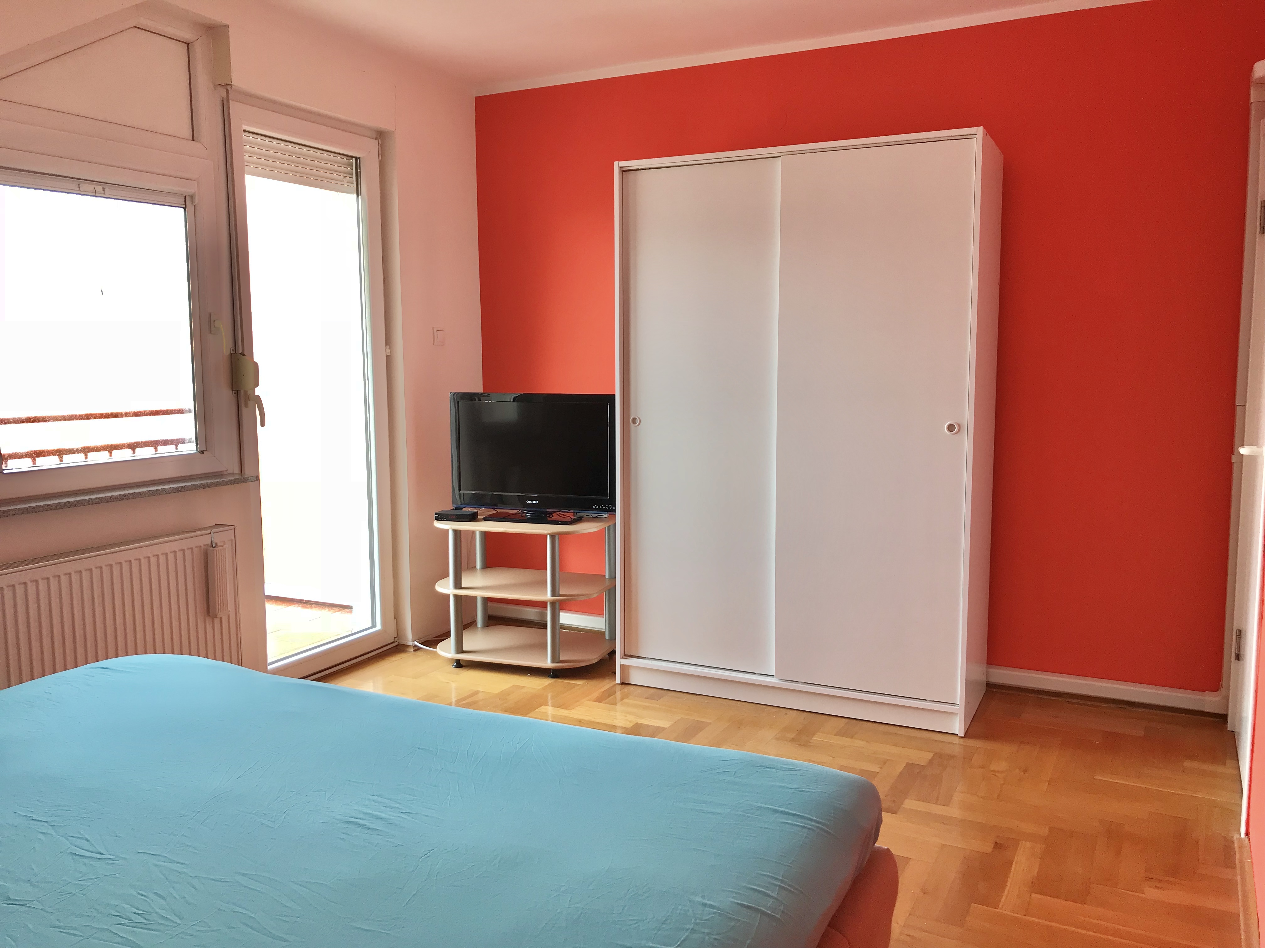 Trosoban stan za izdavanje  Dr Svetislava Kasapinovica 2B  800   84m² 5