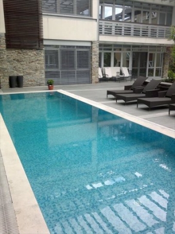 Četvorosoban stan za izdavanje  Beli dvor 2