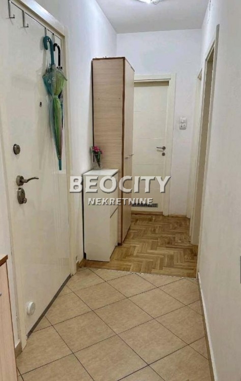 Dvosoban stan, 37 m2, Grbavica, Bulevar cara Lazara ID: 73894 4