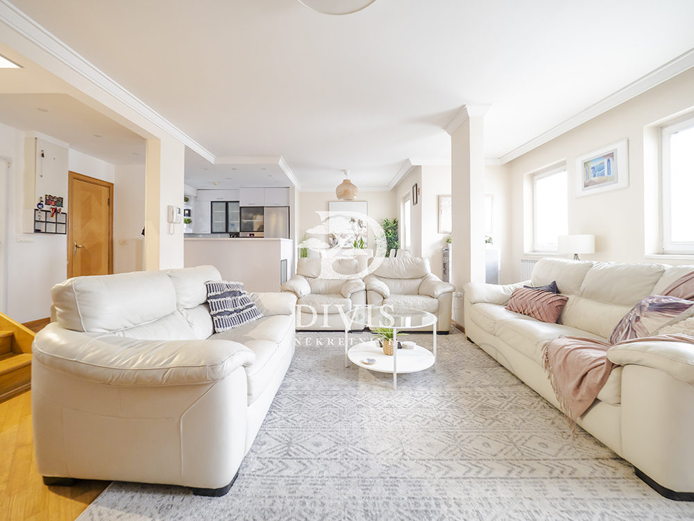 Prodajemo odličan renoviran dupleks  149m2  kod Skyline  Durmitorska 1