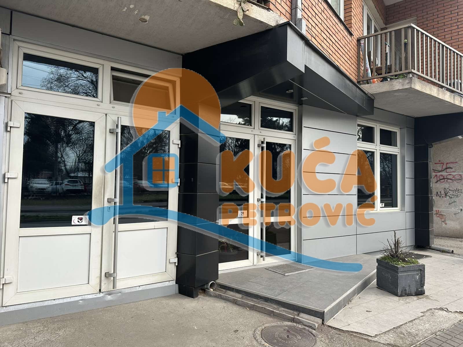 Lokal, 174 m2, Trošarina, Bulevar dr Zorana ID: p-013495 1