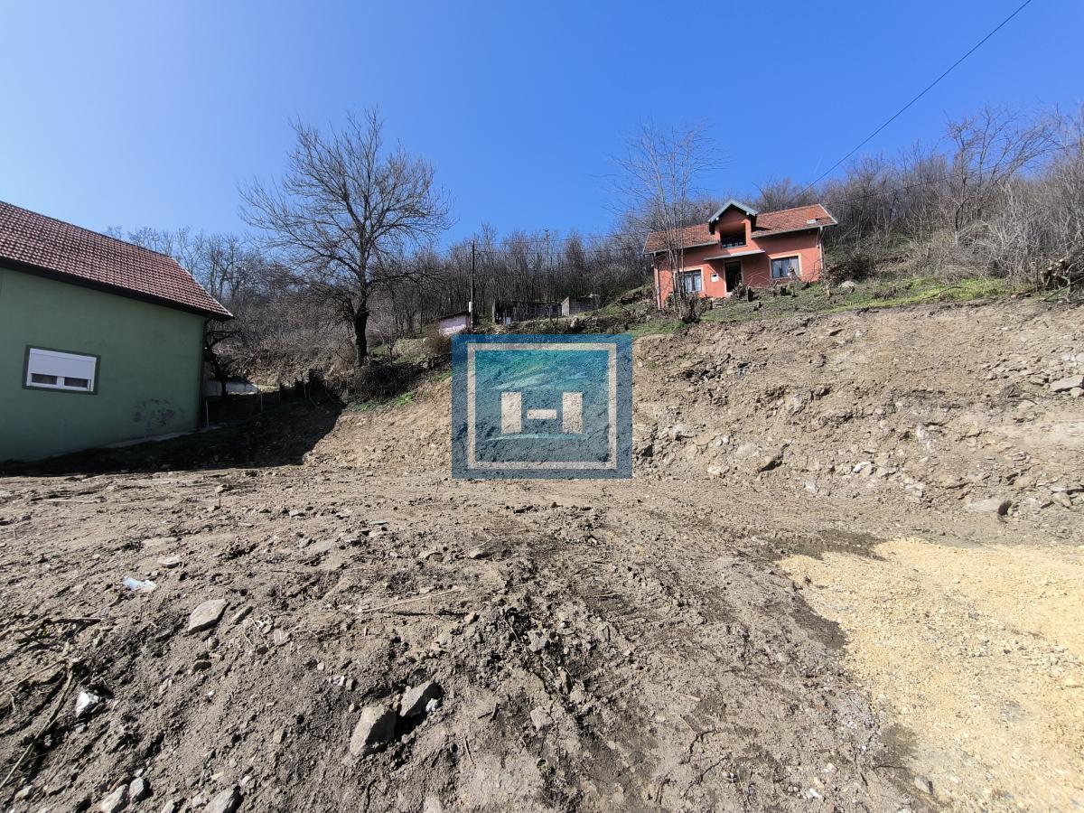 Na prodaju uređeno zemljište spremno za gradnju 3