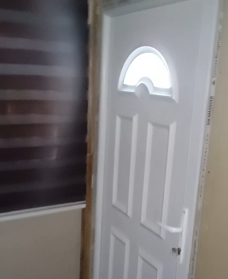 Vikendica sa pomocnim objektima na Dunavu 4