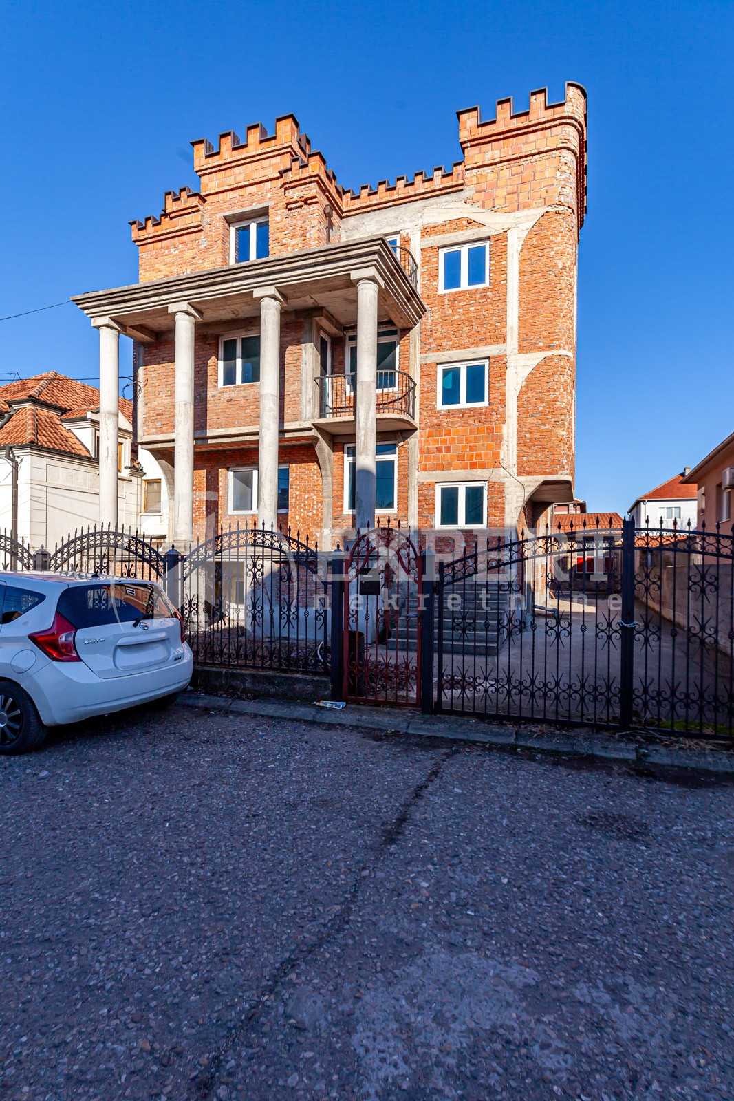 četvorosobna kuća, 500 m2, Durlan, Proleterska ID: p-013507 1