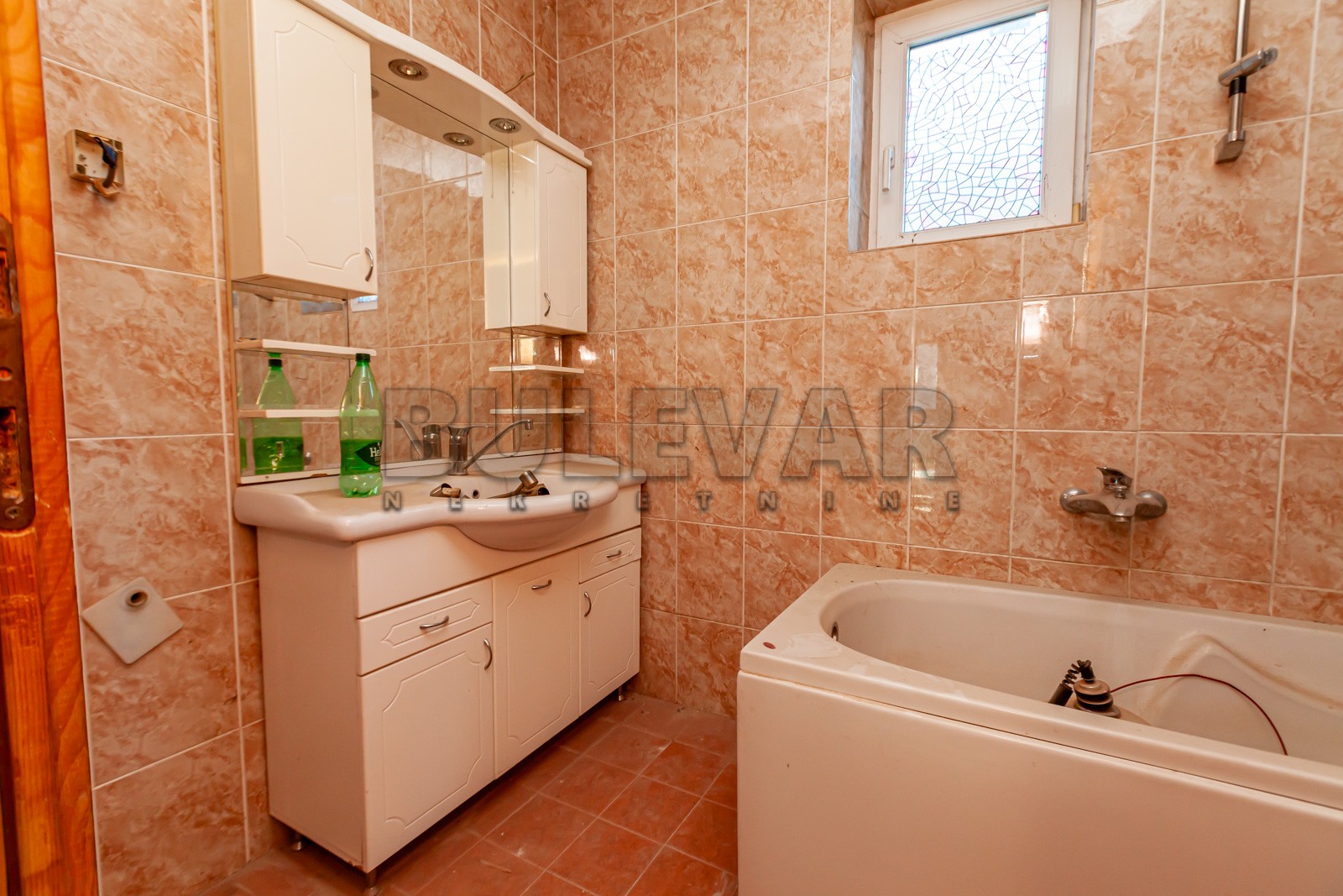 četvorosobna kuća, 500 m2, Durlan, Proleterska ID: p-013507 9