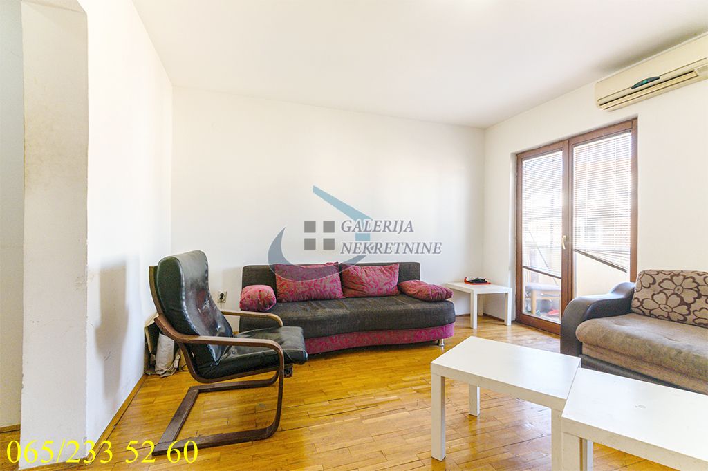 Zvezdara  Vukov spomenik   Laze Dokića 86m2 2