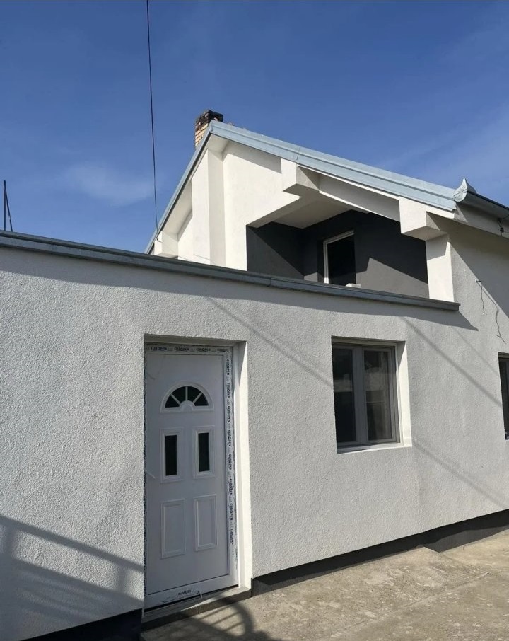 Prodajem kucu u Surcinu 2