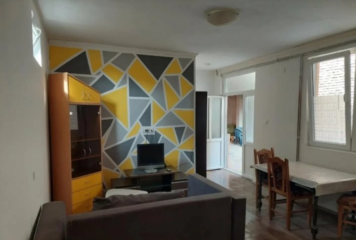 Prodajem kucu u Indjiji 4