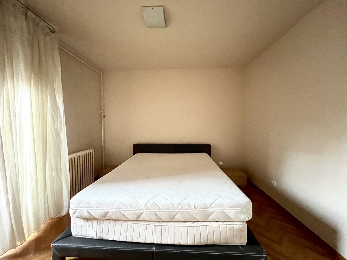 Izdajemo 4 0 duplex  Pere Velimirovića  105m2 3