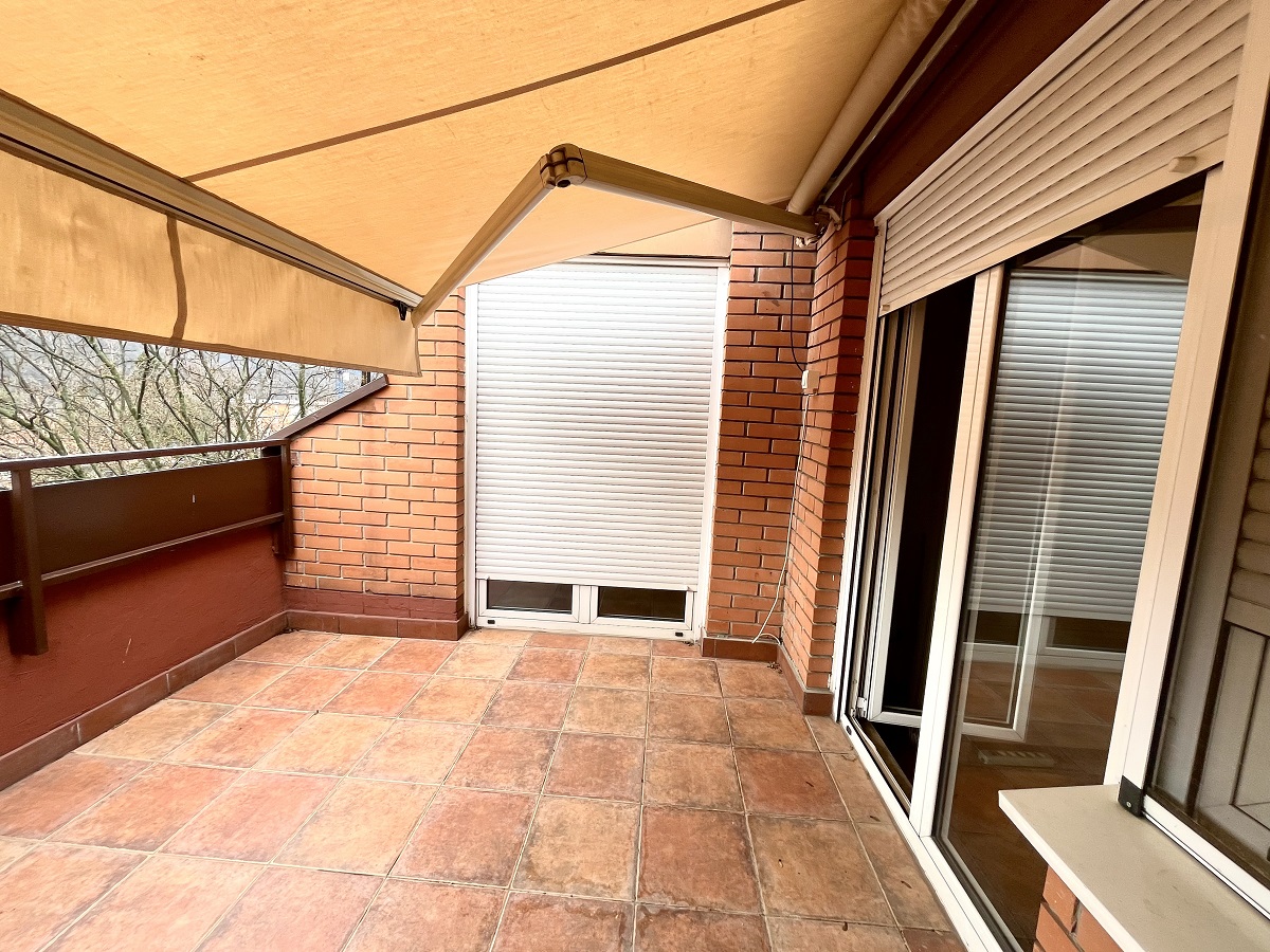 Izdajemo 4 0 duplex  Pere Velimirovića  105m2 5