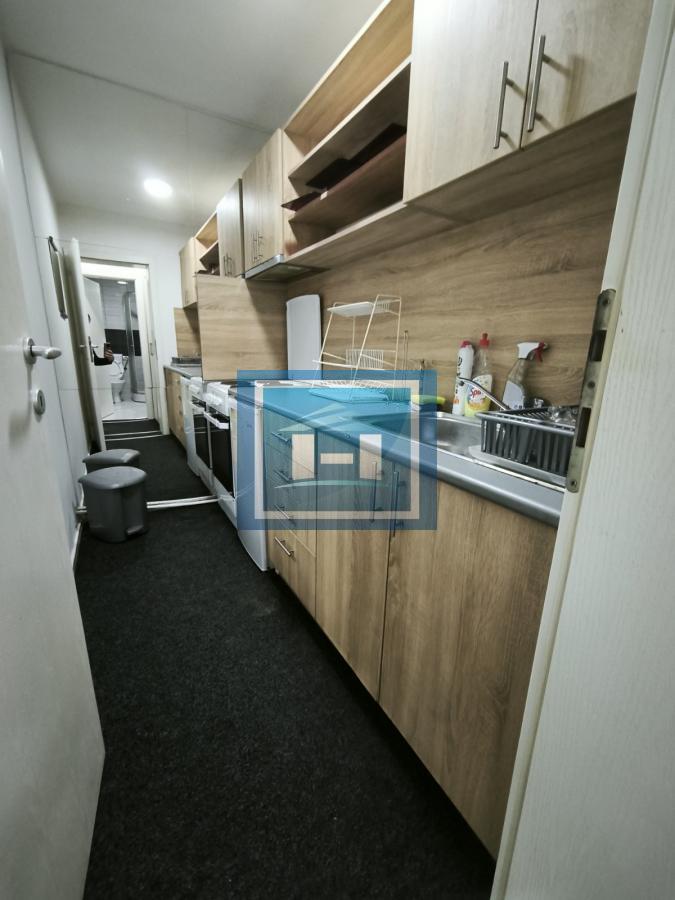 Na prodaju poslovni prostor od 82 m² u novijoj zgradi, s mogućnošću preuređenja u stambeni 7