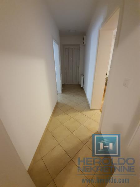 Prelep stan kod Akva parka 12