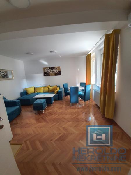 Prelep stan kod Akva parka 13