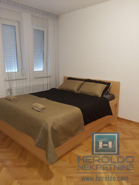 Prelep stan kod Akva parka 8