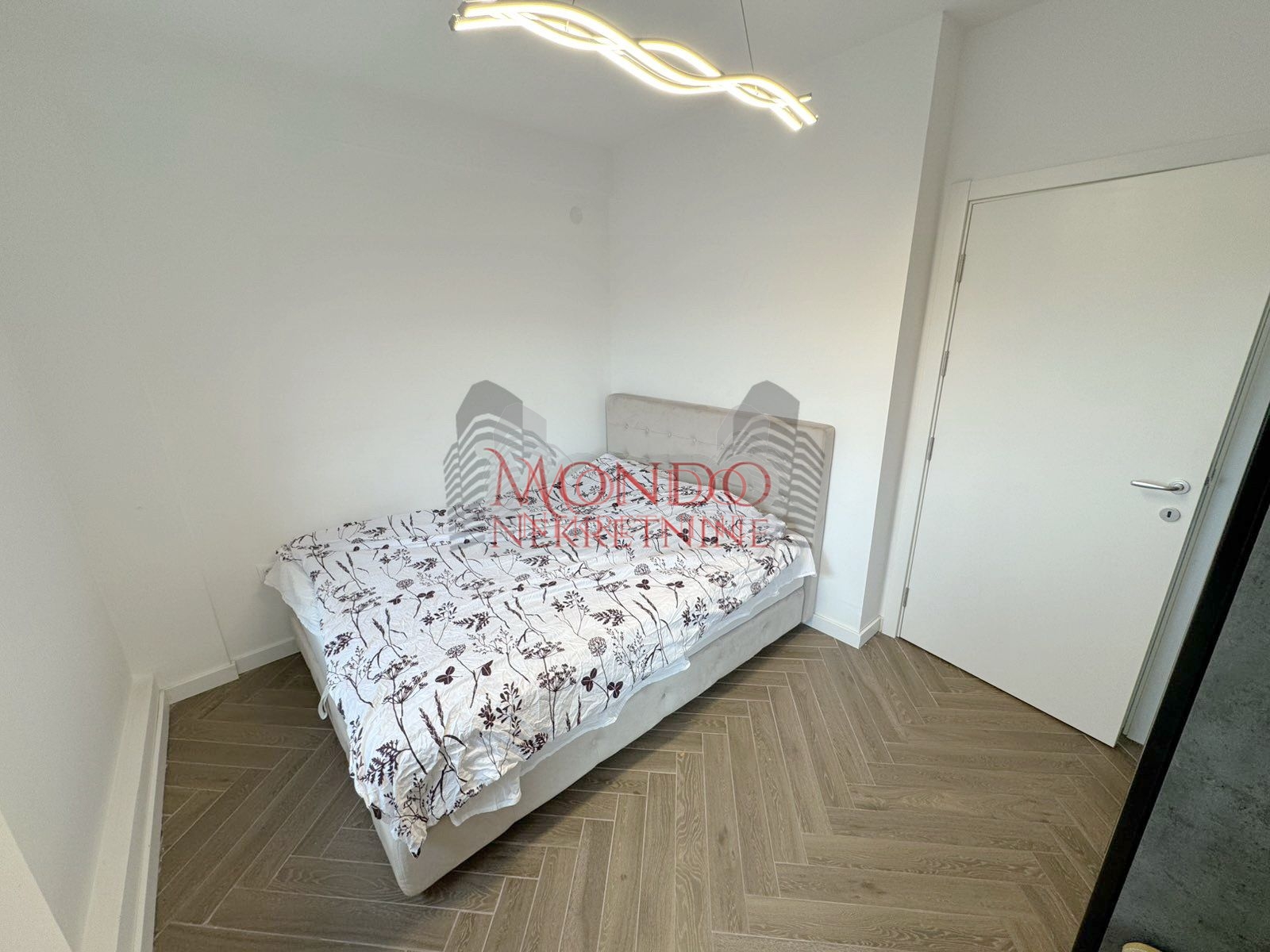 Jednoiposoban stan kod parka Cair preko puta Hale, novogradnja 8