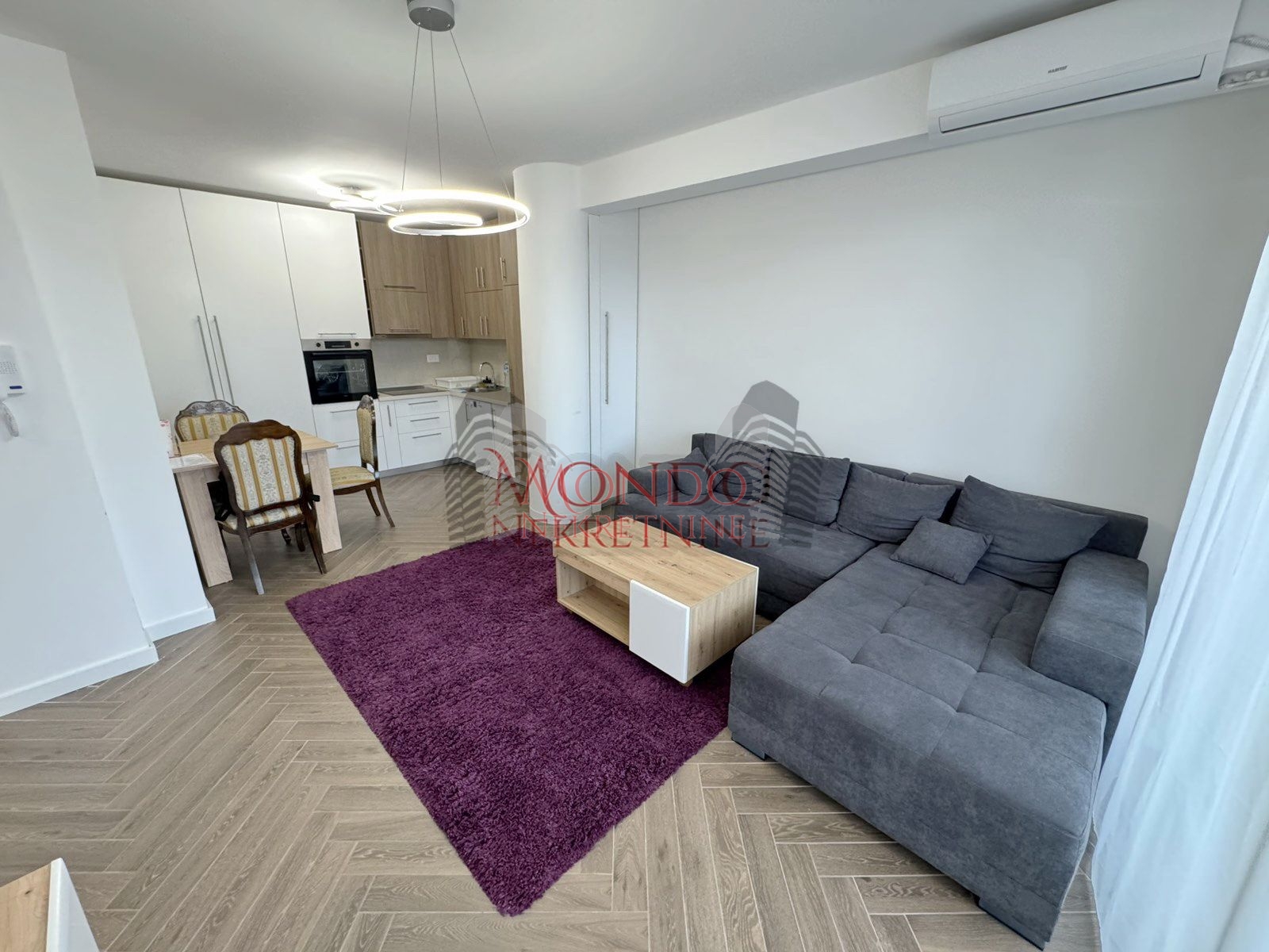 Jednoiposoban stan kod parka Cair preko puta Hale, novogradnja 2