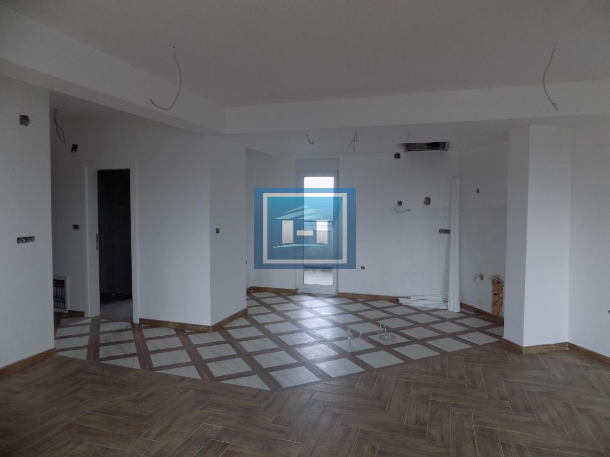 Dupleks stan u novogradnji 8
