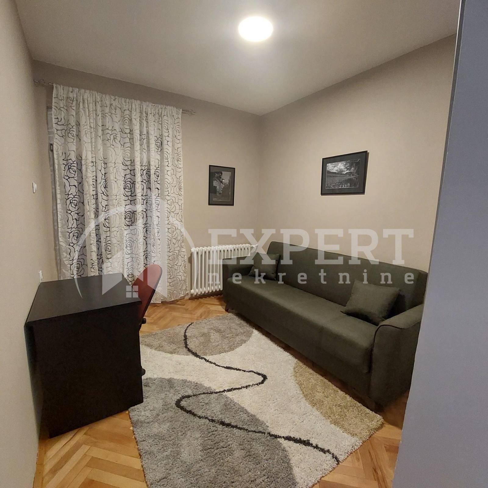 Trosoban stan, 77 m2, Centar, Cara Dušana ID: i-010935 4