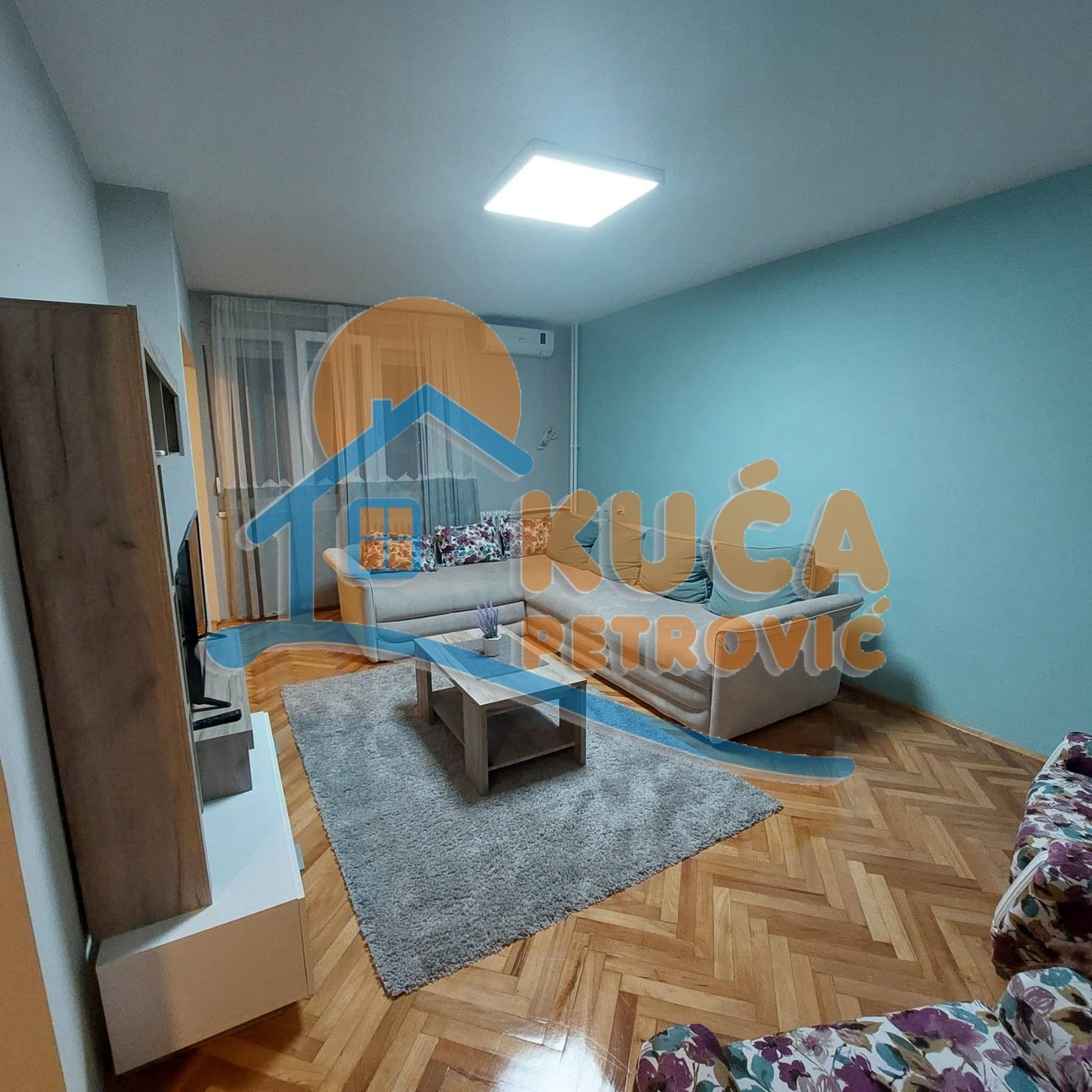 Trosoban stan, 77 m2, Centar, Cara Dušana ID: i-010935 1