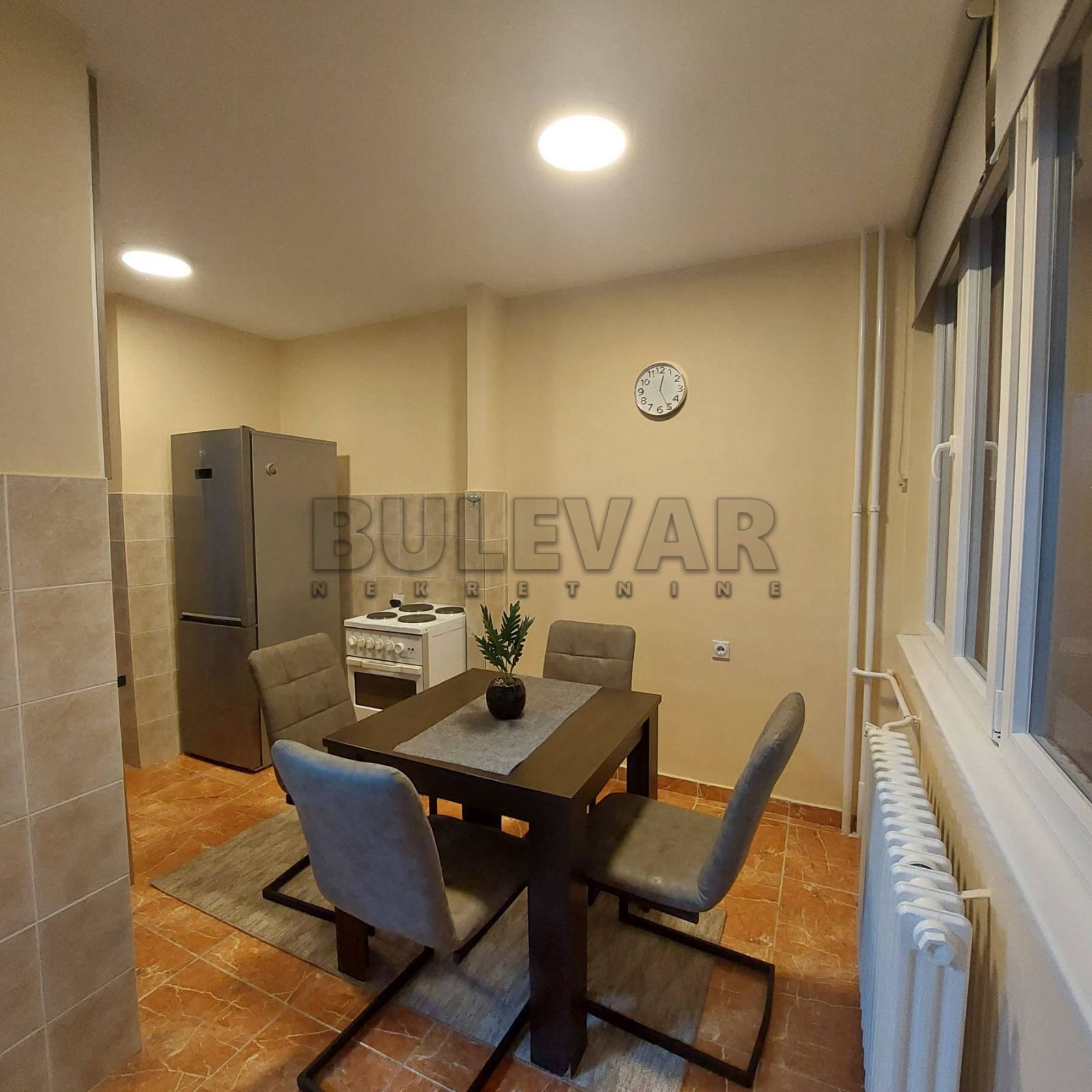 Trosoban stan, 77 m2, Centar, Cara Dušana ID: i-010935 6