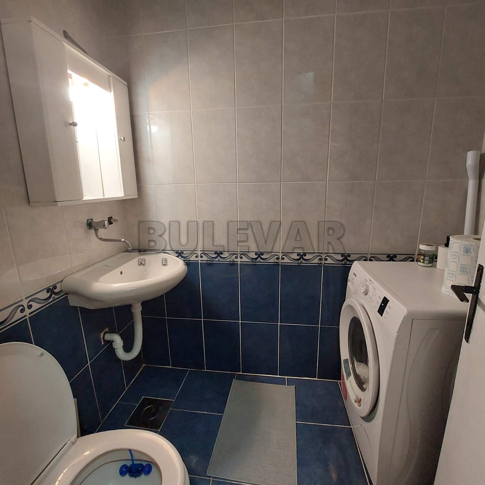 Trosoban stan, 77 m2, Centar, Cara Dušana ID: i-010935 8