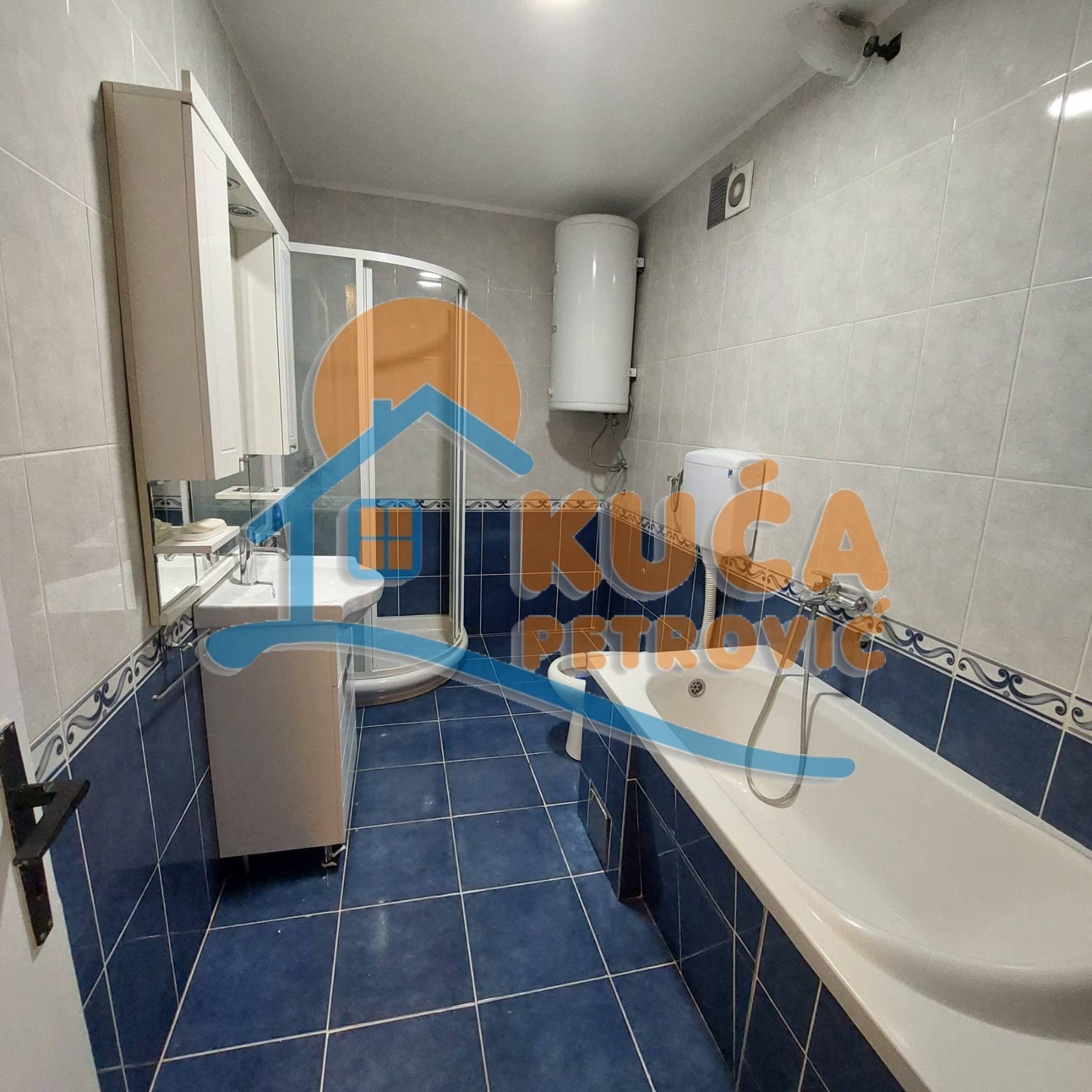 Trosoban stan, 77 m2, Centar, Cara Dušana ID: i-010935 7