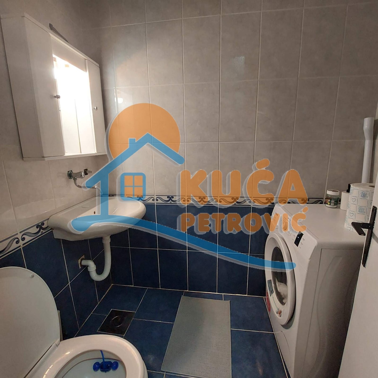 Trosoban stan, 77 m2, Centar, Cara Dušana ID: i-010935 8