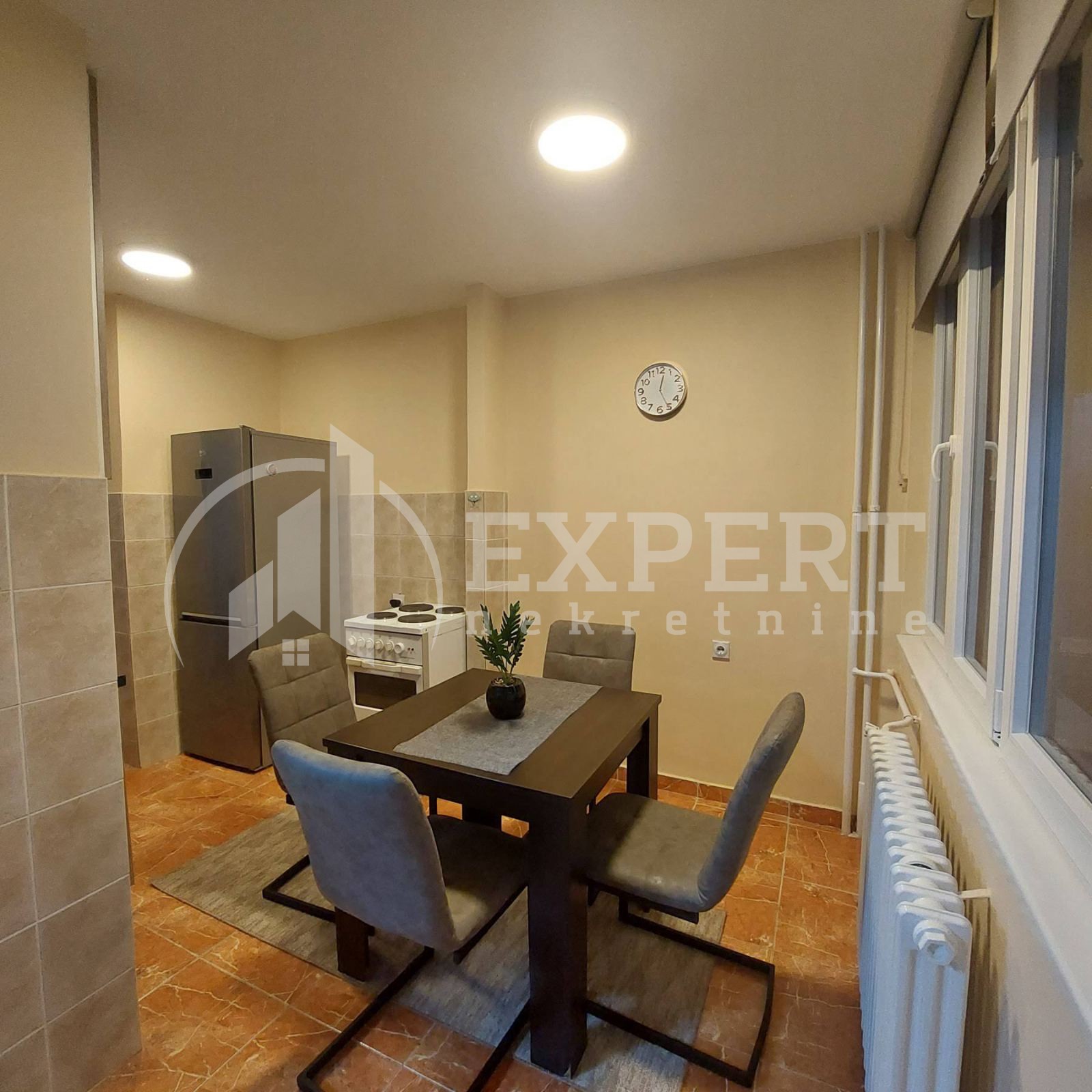 Trosoban stan, 77 m2, Centar, Cara Dušana ID: i-010935 6